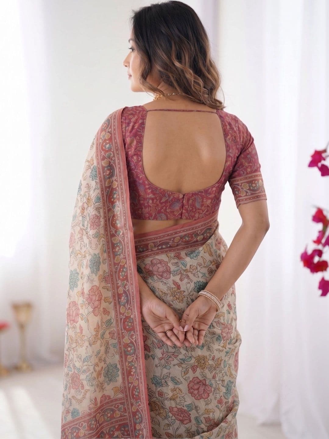 HOUSE OF PRANSHI Floral Linen Blend Jamdani Saree thumbnail 6