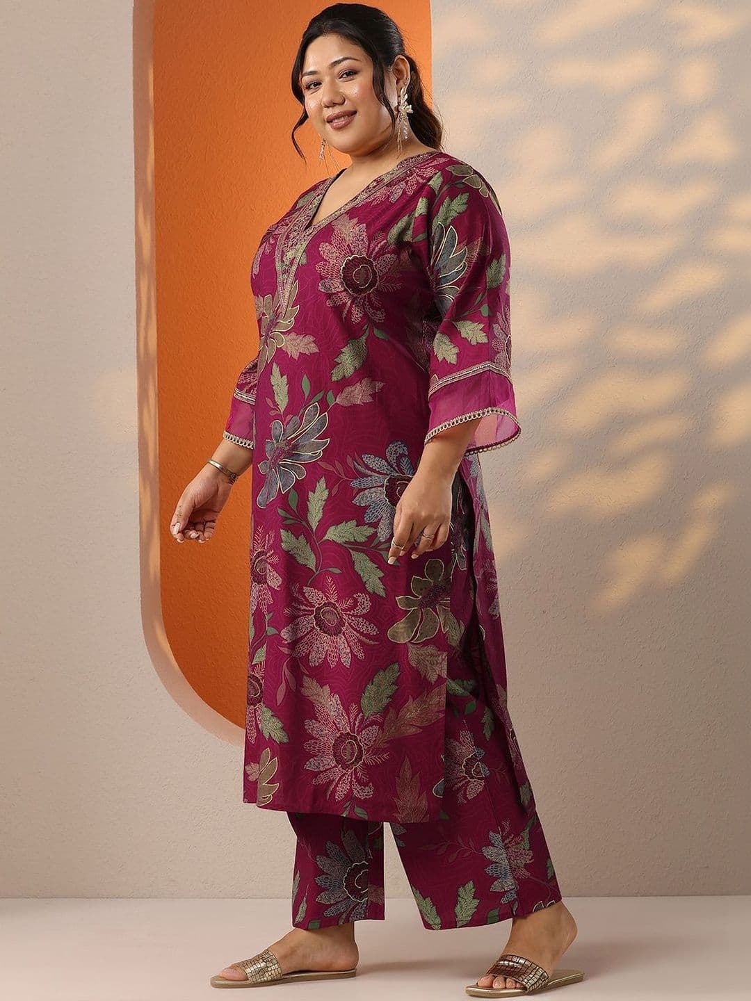 Extra Love By Libas Plus Size Floral Printed Regular Thread Work Kurta with Palazzos thumbnail 3