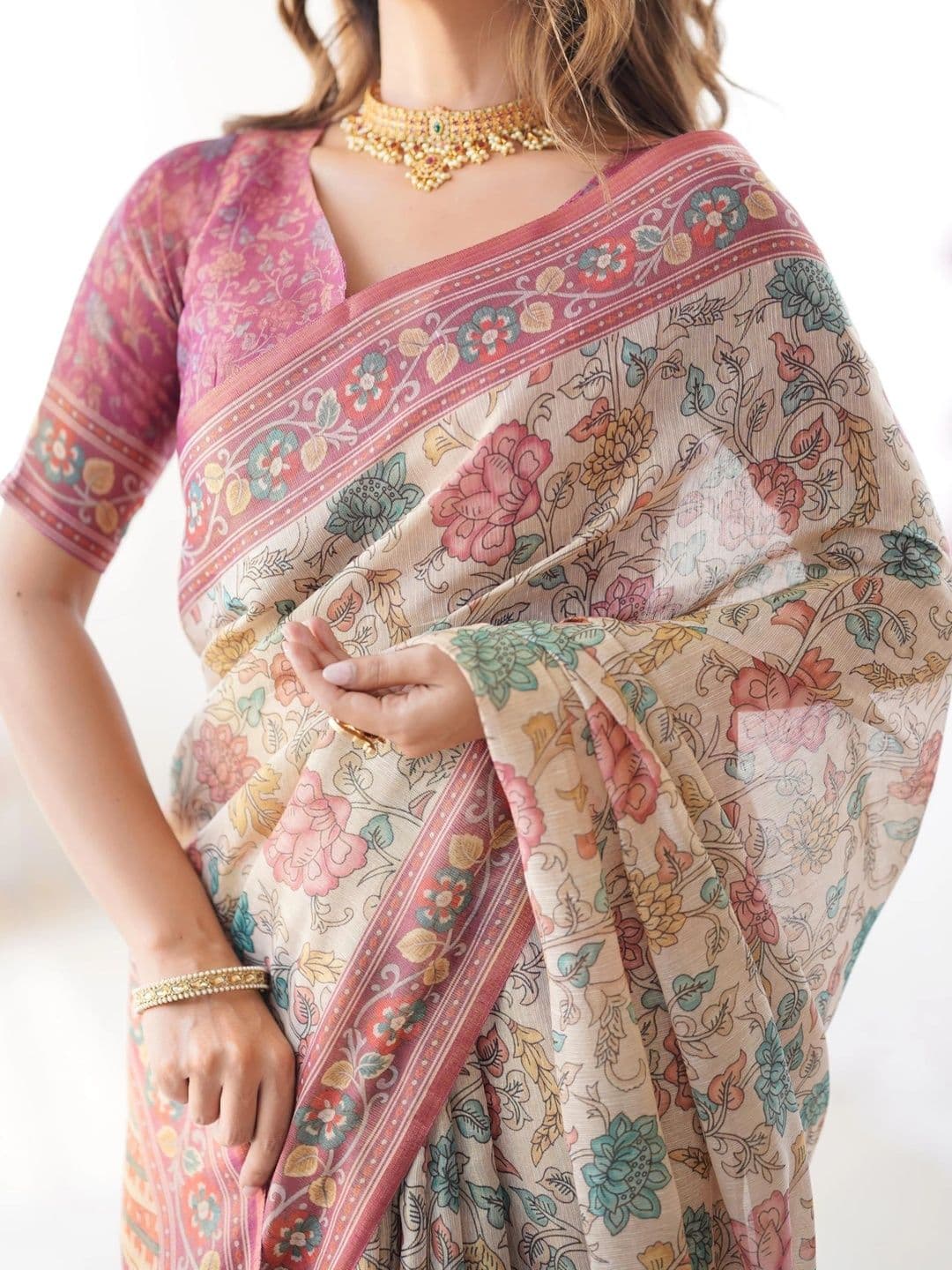 HOUSE OF PRANSHI Floral Linen Blend Jamdani Saree thumbnail 3