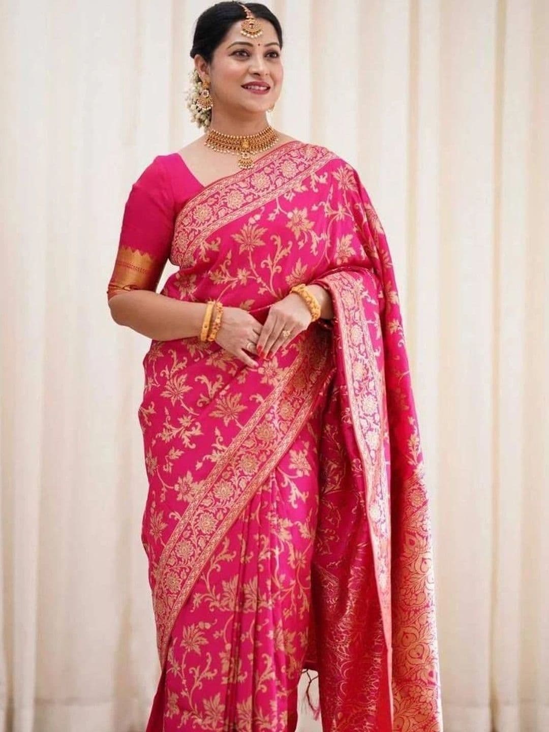 Milvia Woven Design Zari Silk Blend Designer Banarasi Saree - view 1