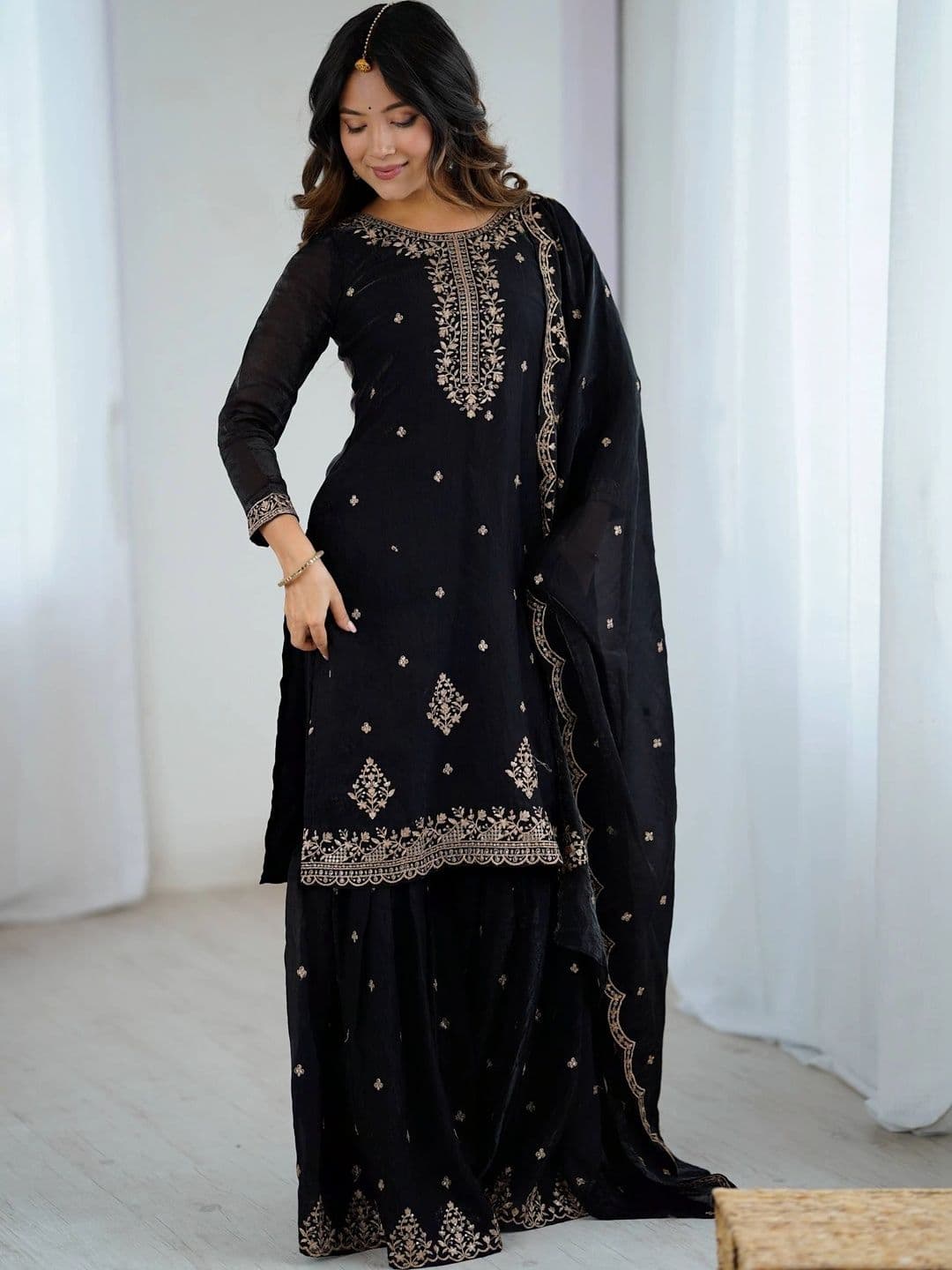 VASTRABELLA Women Ethnic Motifs Embroidered Regular Kurta with Sharara & With Dupatta thumbnail 2