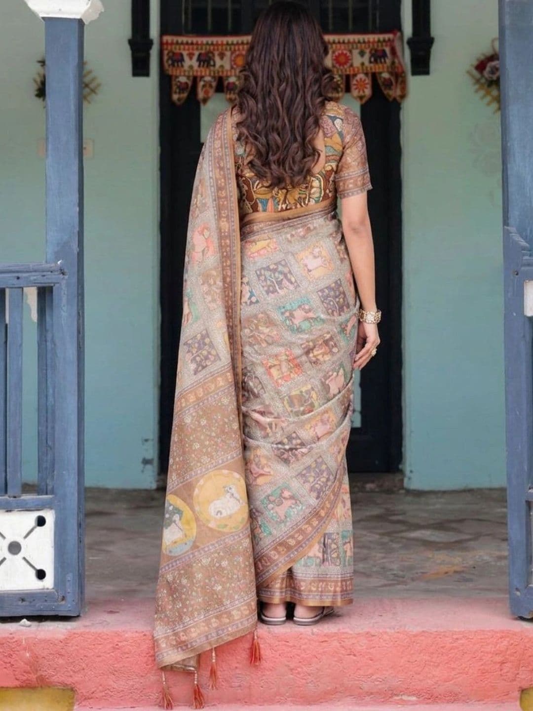 HOUSE OF PRANSHI Floral Linen Blend Jamdani Saree thumbnail 6