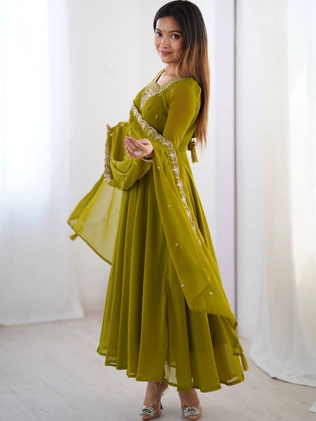 VASTRABELLA Women Ethnic Motifs Embroidered Empire Thread Work Kurta with Trousers & With Dupatta thumbnail 6