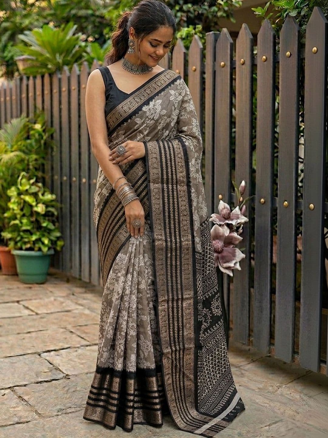 Owee Floral Zari Silk Blend Designer Saree - view 1