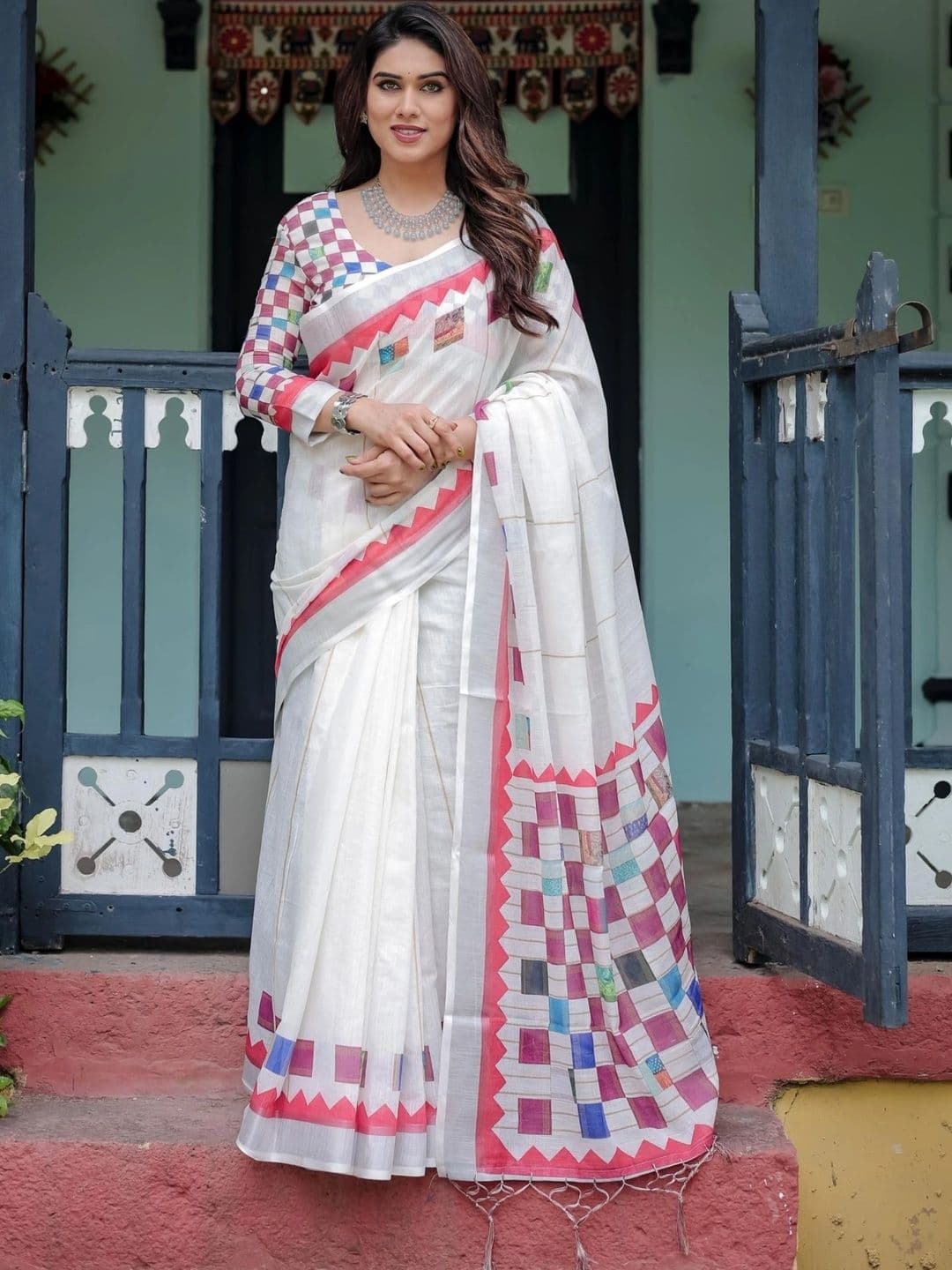 HOUSE OF PRANSHI Floral Linen Blend Jamdani Saree - view 1