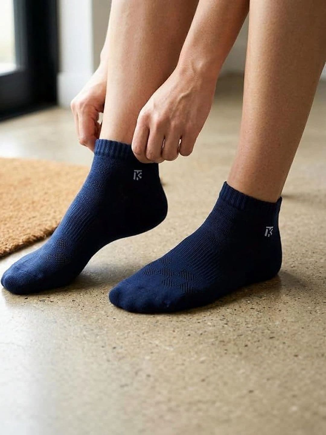 Kikitoes Men Pack of 2 Assorted Patterned Ankle Length Socks thumbnail 5