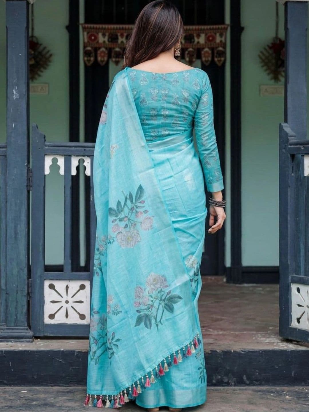 HOUSE OF PRANSHI Floral Linen Blend Jamdani Saree thumbnail 4