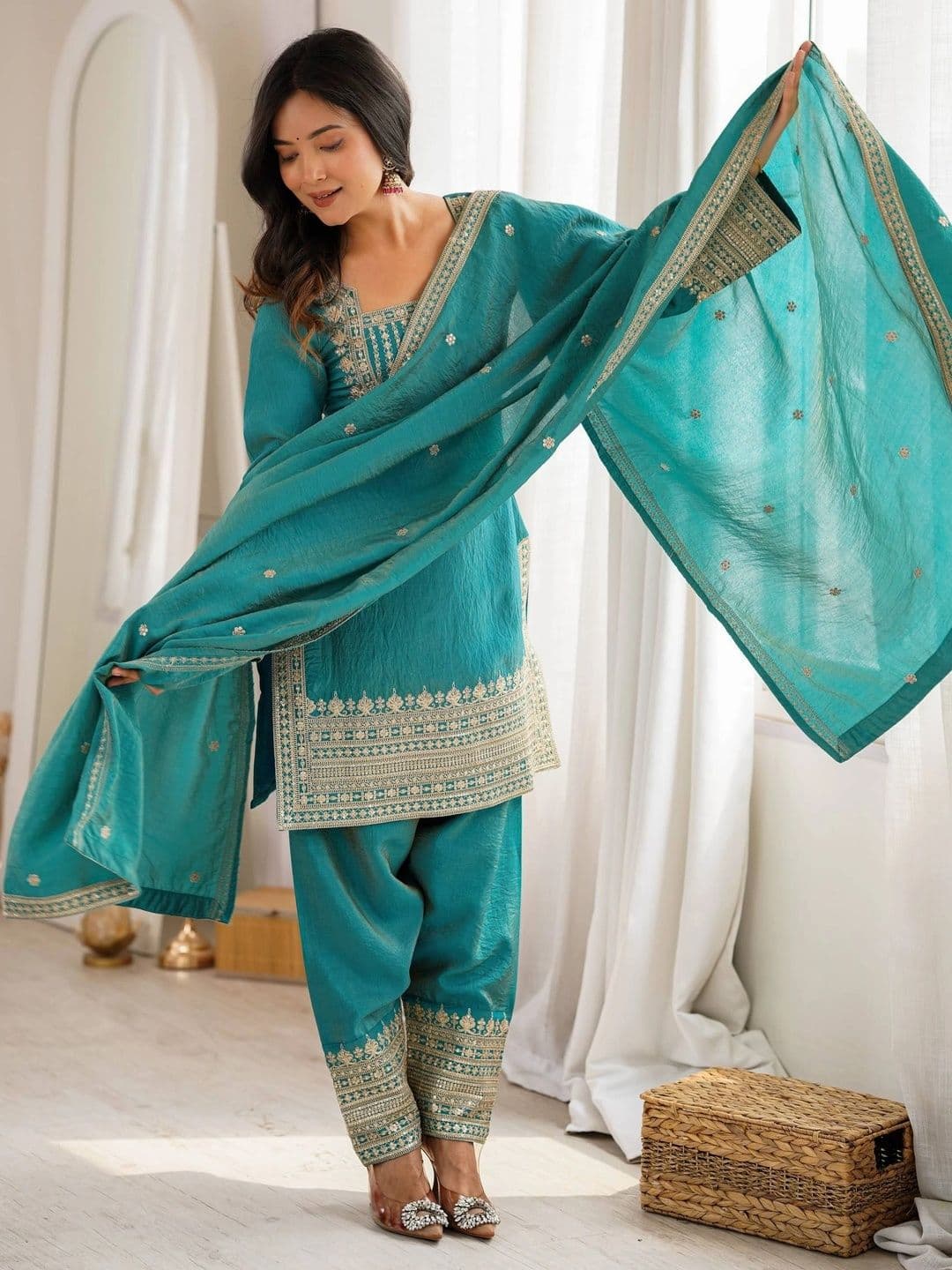 VASTRABELLA Women Ethnic Motifs Embroidered Regular Thread Work Kurta with Patiala & With Dupatta thumbnail 6