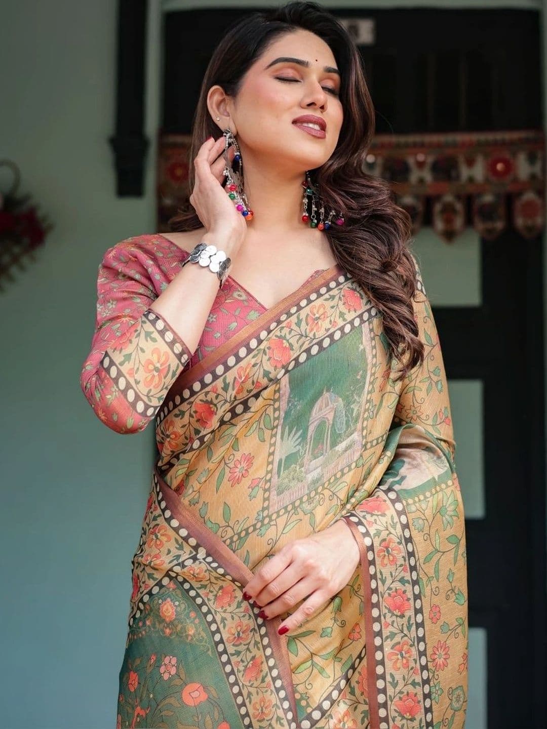 Suha Floral Art Silk Saree thumbnail 2