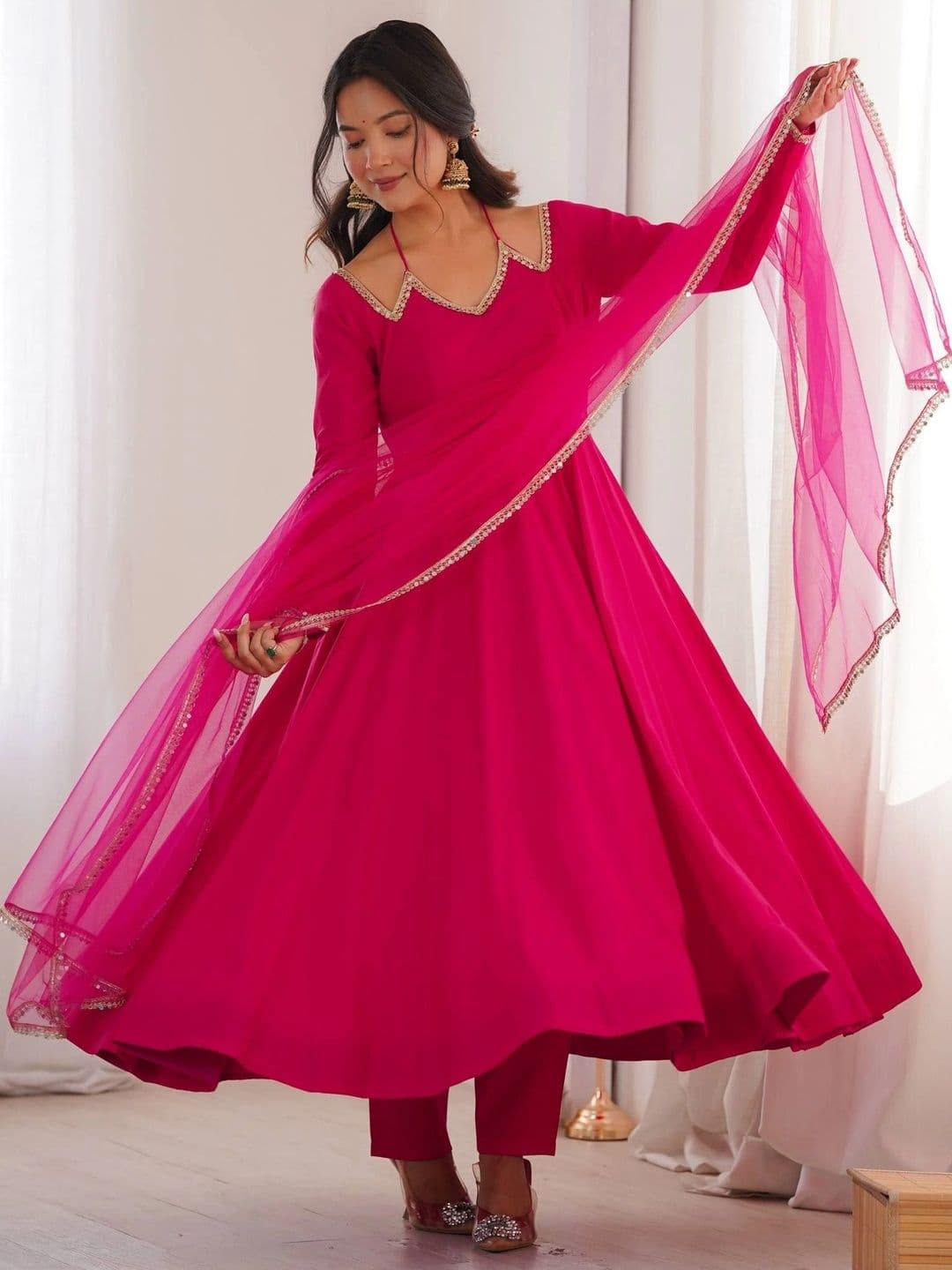 VASTRABELLA Women Regular Gotta Patti Chanderi Silk Kurta with Trousers & With Dupatta thumbnail 3