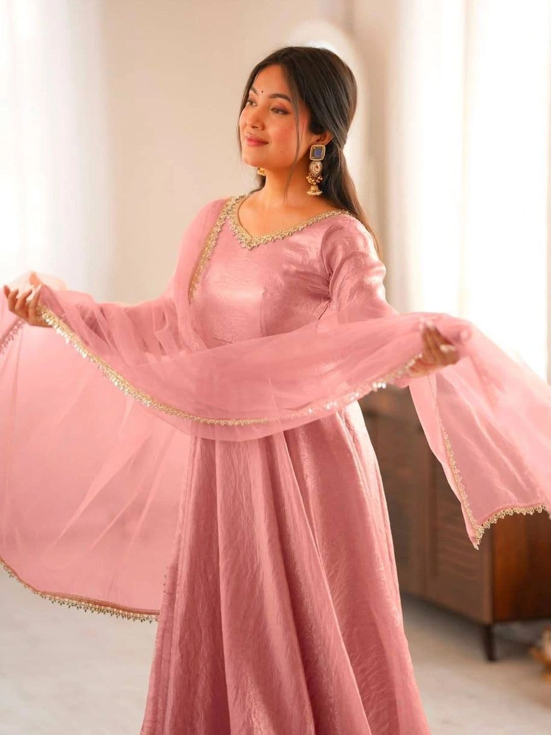 VASTRABELLA Women Regular Gotta Patti Pure Silk Kurta with Trousers & With Dupatta thumbnail 7