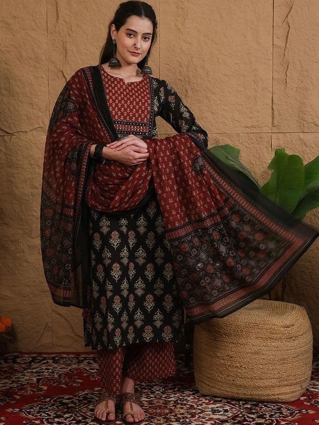 HANDICRAFT VASTRA Women Ethnic Motifs Printed Regular Kurta with Palazzos & With Dupatta - view 1