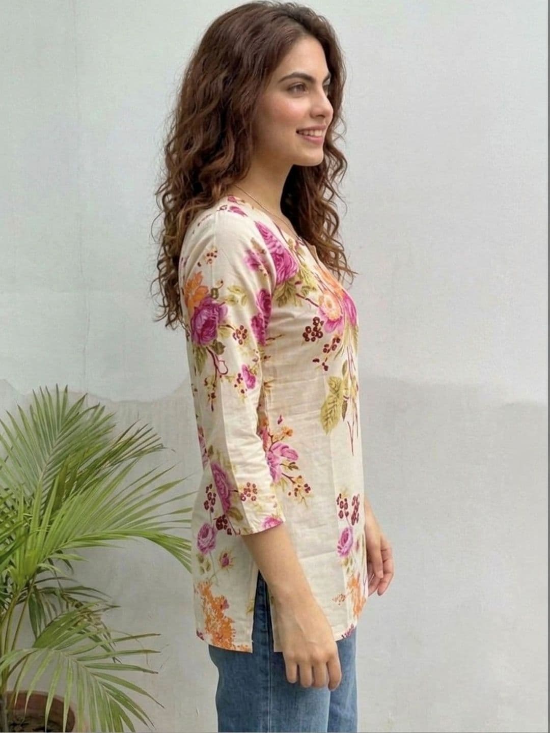 Zyla Women Floral Printed Floral Kurta thumbnail 4