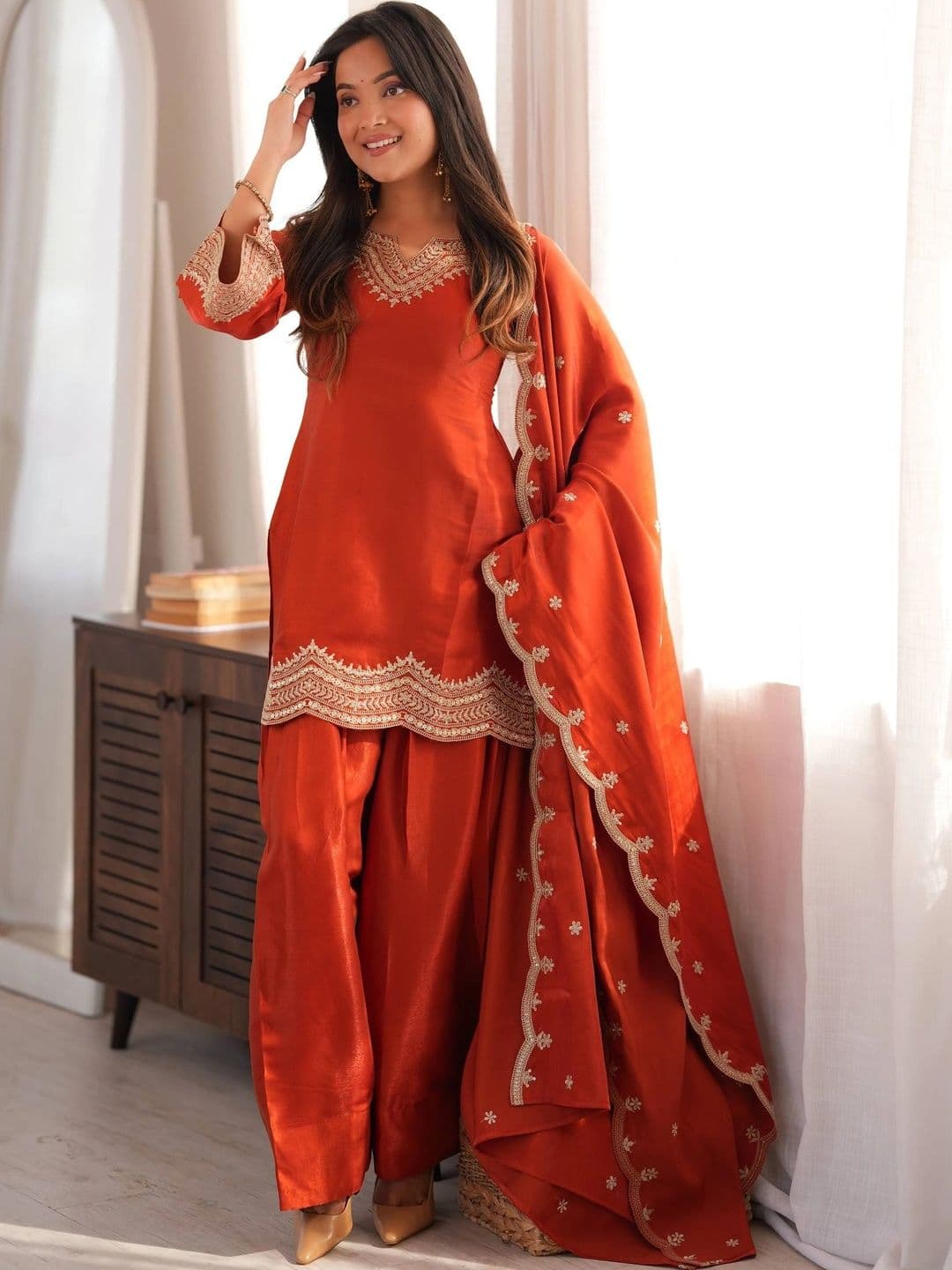 VASTRABELLA Women Ethnic Motifs Embroidered Regular Thread Work Kurta with Patiala & With Dupatta thumbnail 4