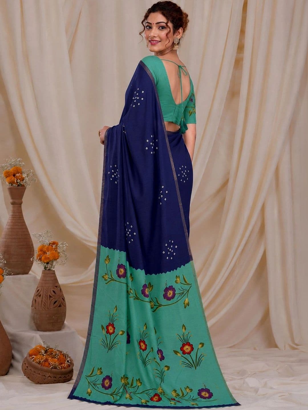 RegalDrapes Floral Zari Bandhani Saree thumbnail 2
