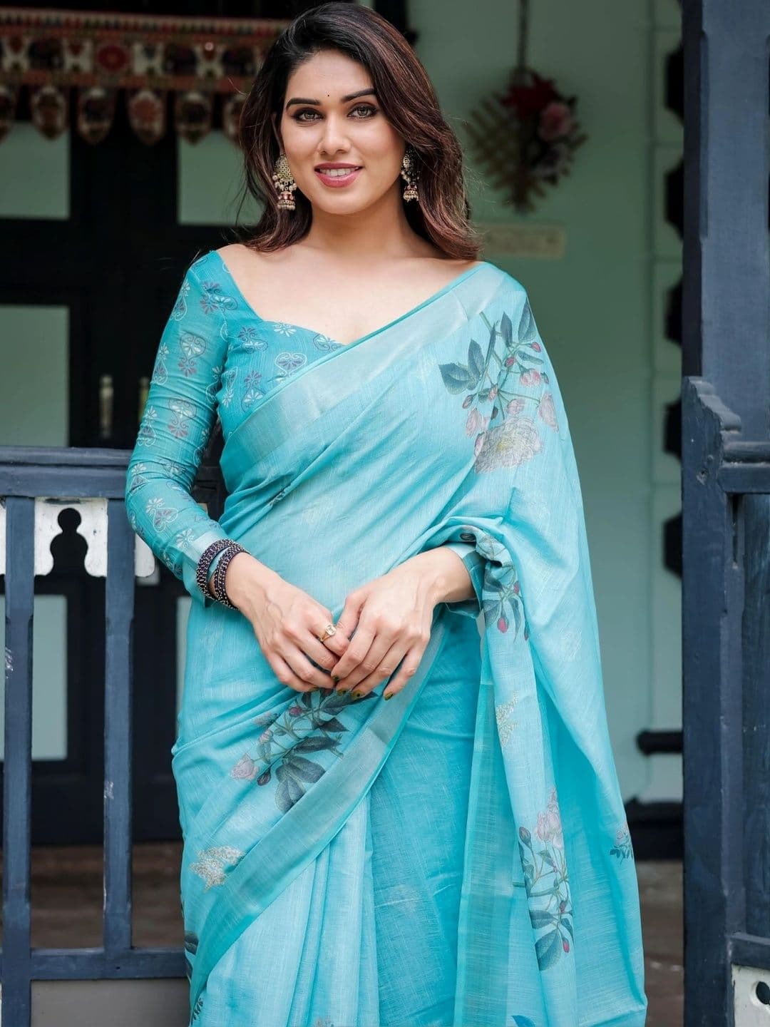 HOUSE OF PRANSHI Floral Linen Blend Jamdani Saree thumbnail 2
