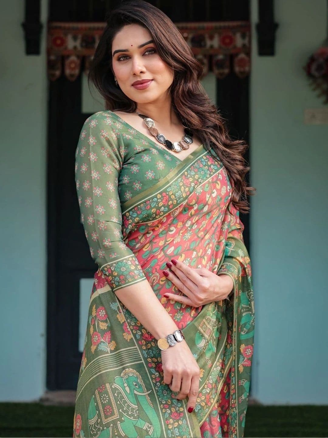 Suha Floral Art Silk Saree thumbnail 7