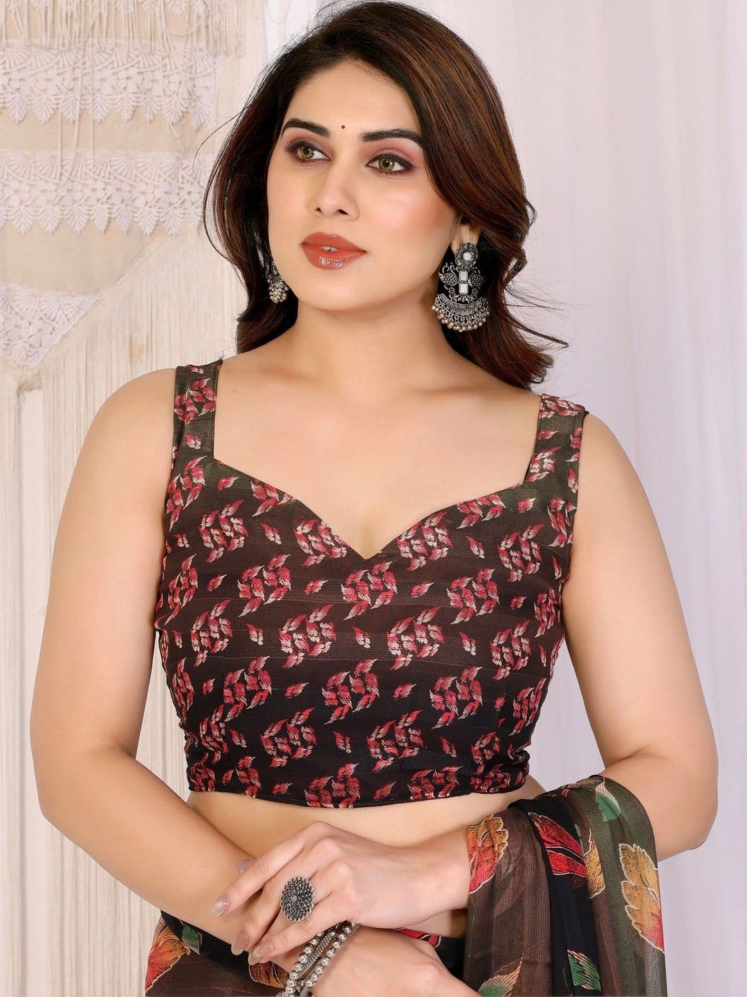 Owee Floral Pure Chiffon Designer Saree thumbnail 3