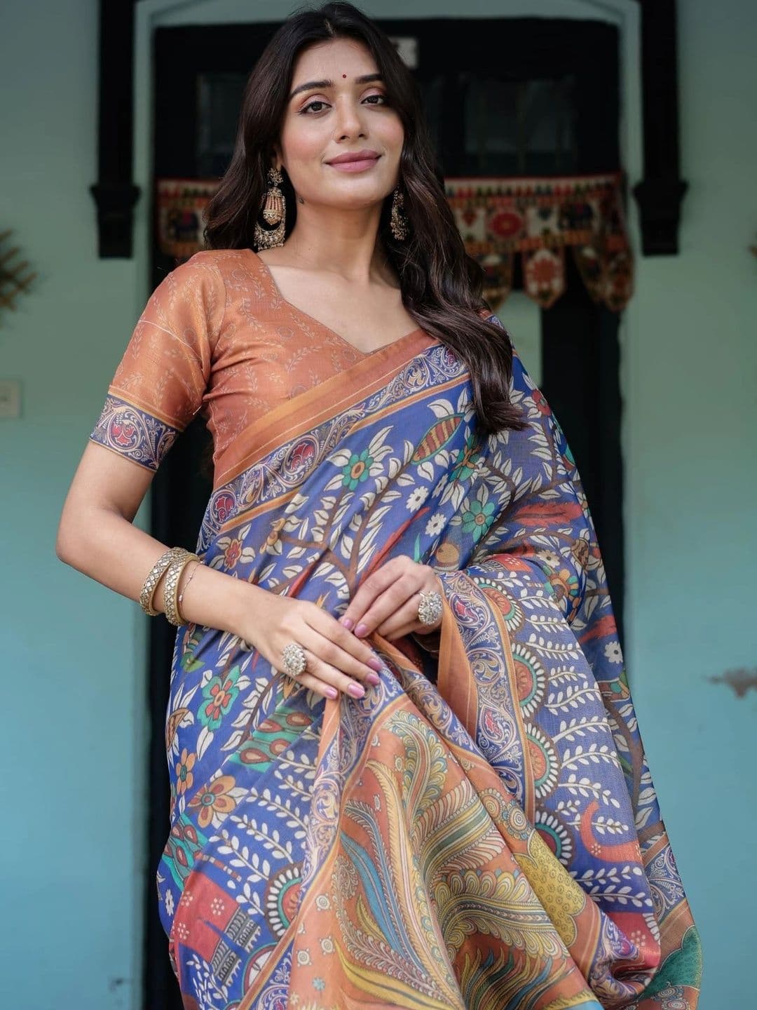 HOUSE OF PRANSHI Floral Linen Blend Jamdani Saree thumbnail 5
