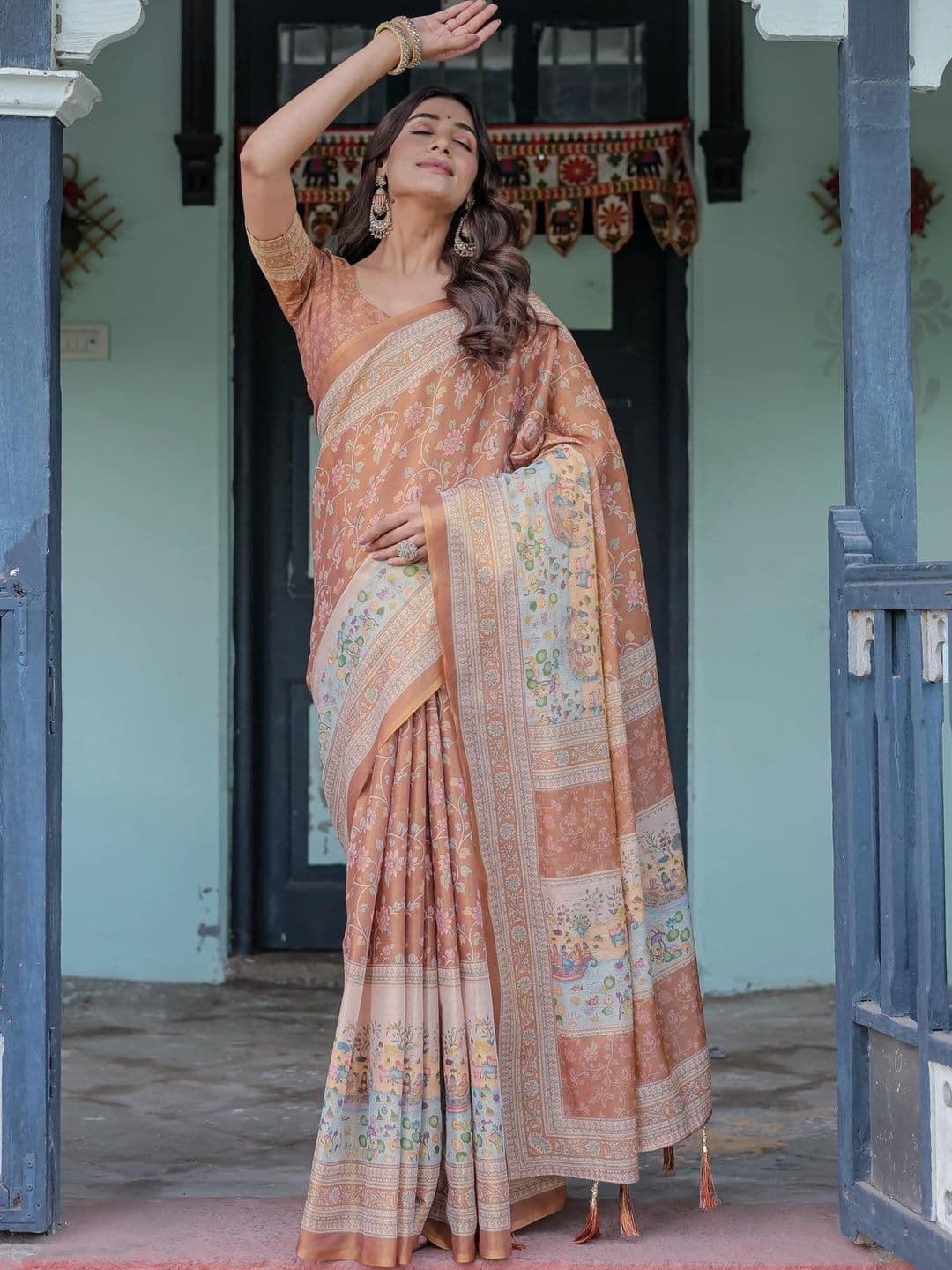 HOUSE OF PRANSHI Floral Linen Blend Jamdani Saree thumbnail 3