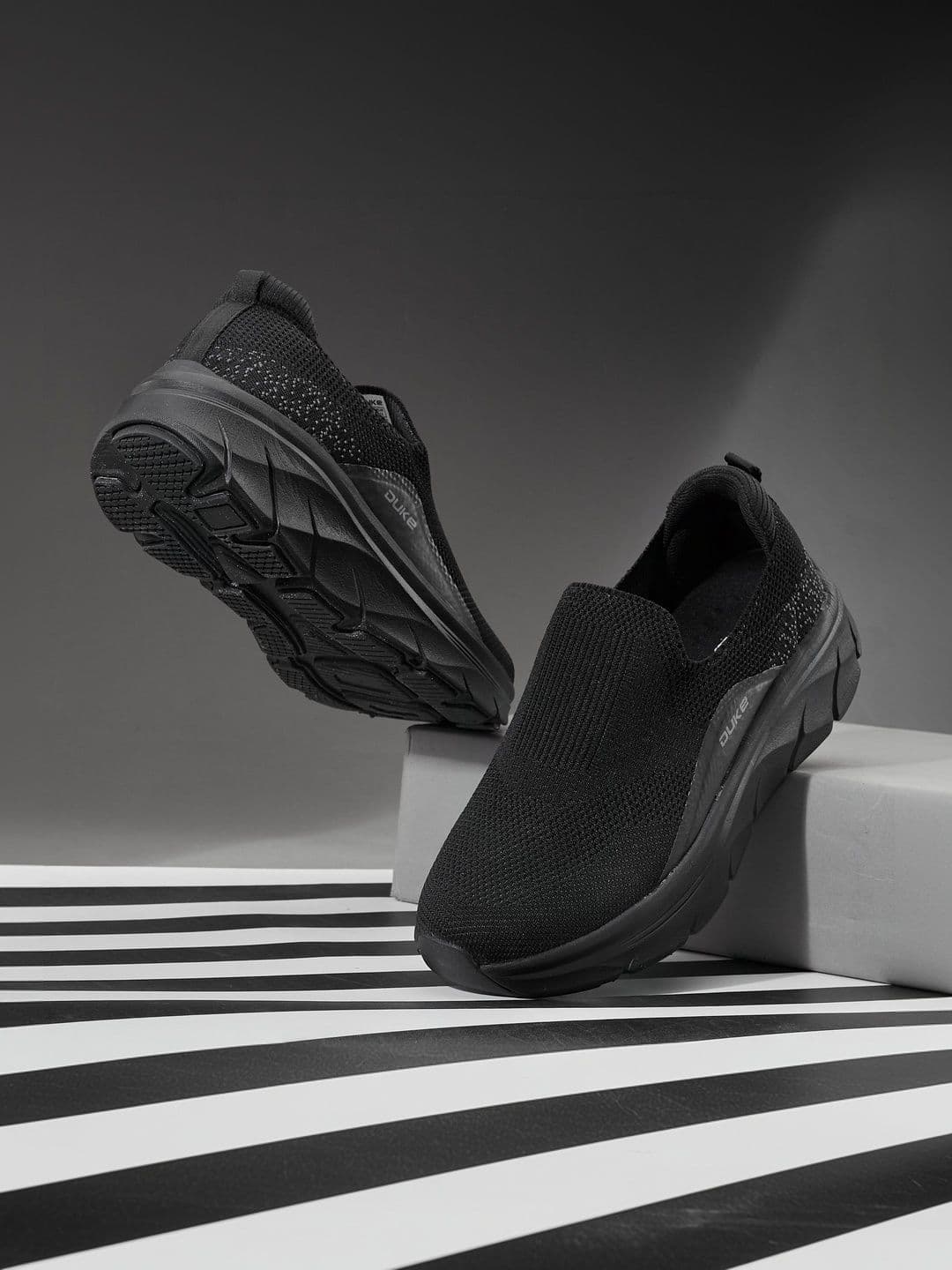 Duke Men Textile Walking Shoes - view 1