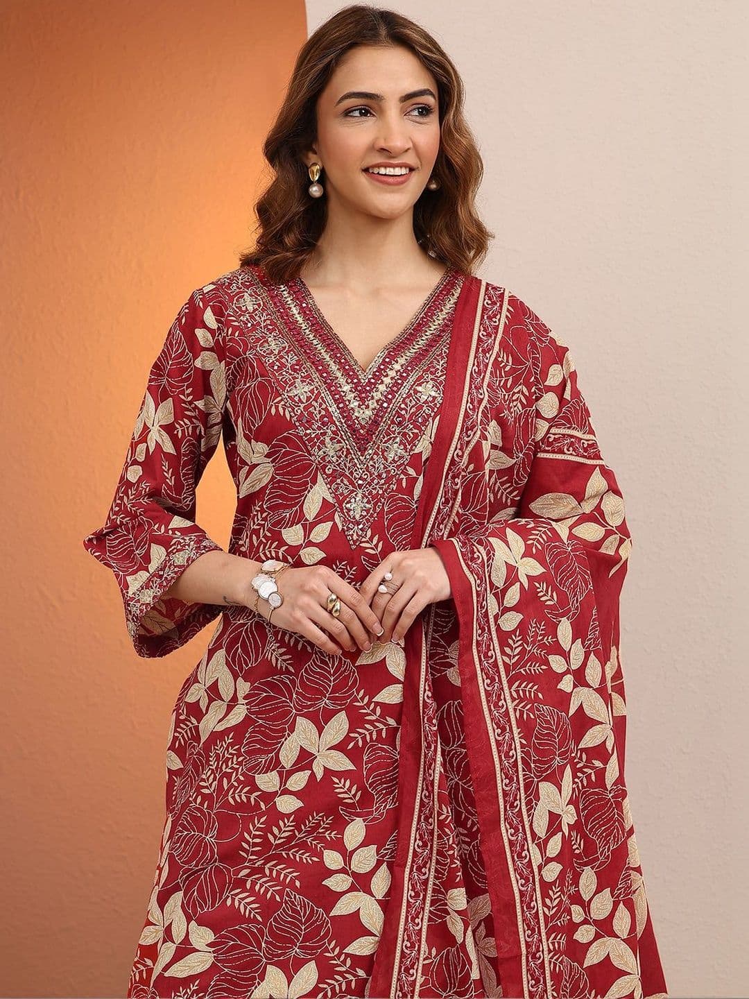 Libas Women Floral Printed Regular Thread Work Kurta with Trousers & With Dupatta thumbnail 5