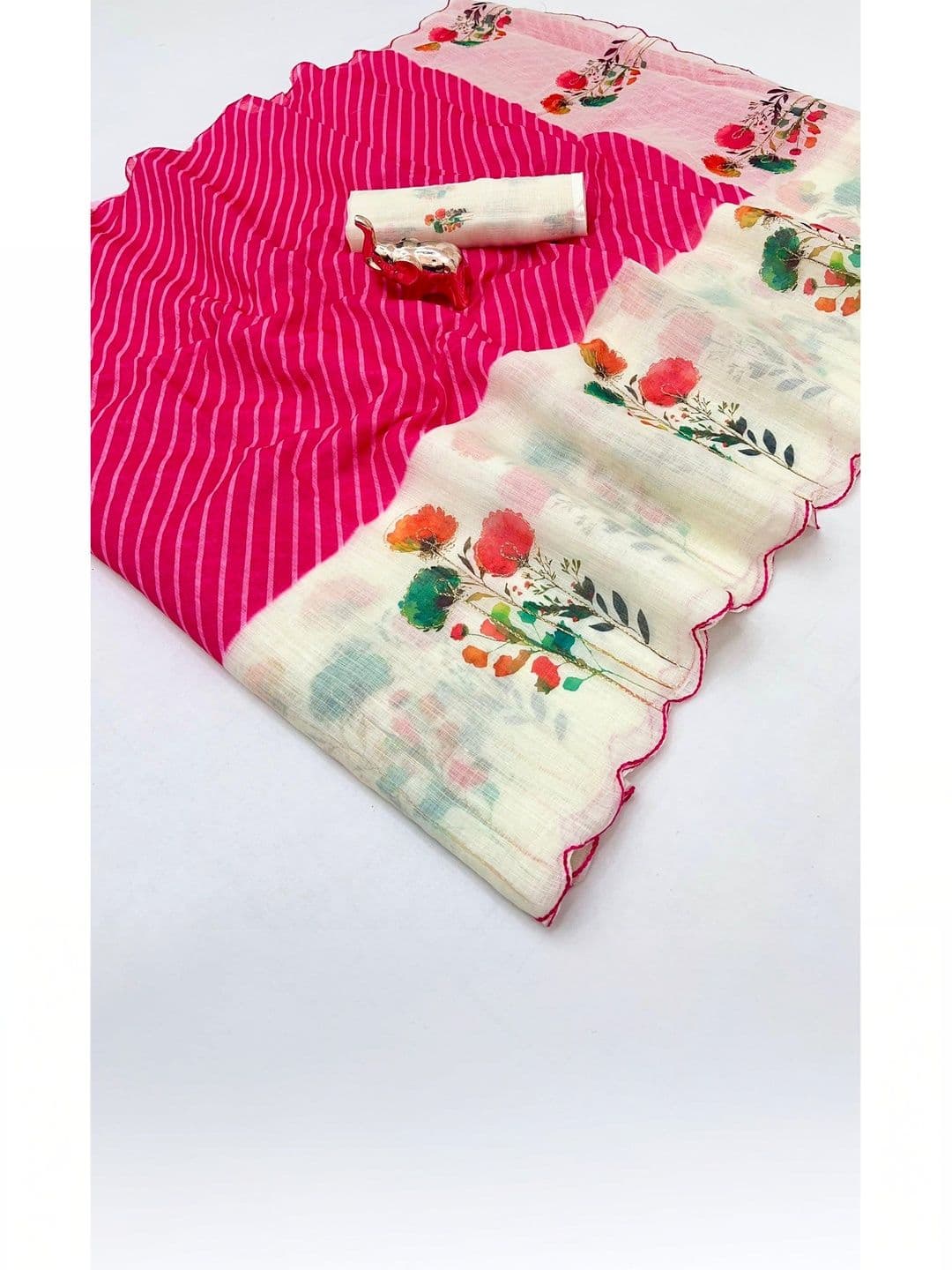 Peachmode Floral Zari Pure Linen Saree thumbnail 2