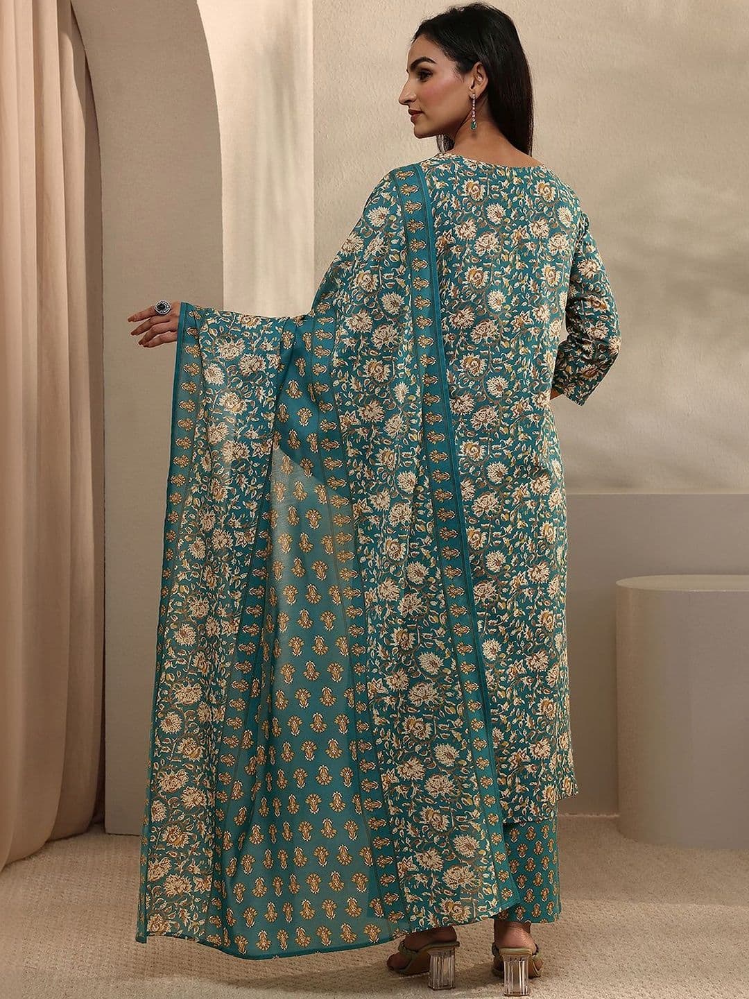 Gerua By Libas Women Floral Printed Regular Thread Work Kurta with Trousers & With Dupatta thumbnail 5