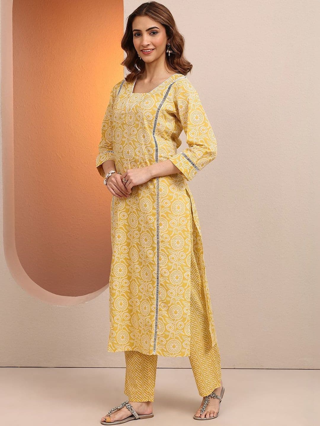 Libas Women Ethnic Motifs Printed Regular Kurta with Trousers & With Dupatta thumbnail 2