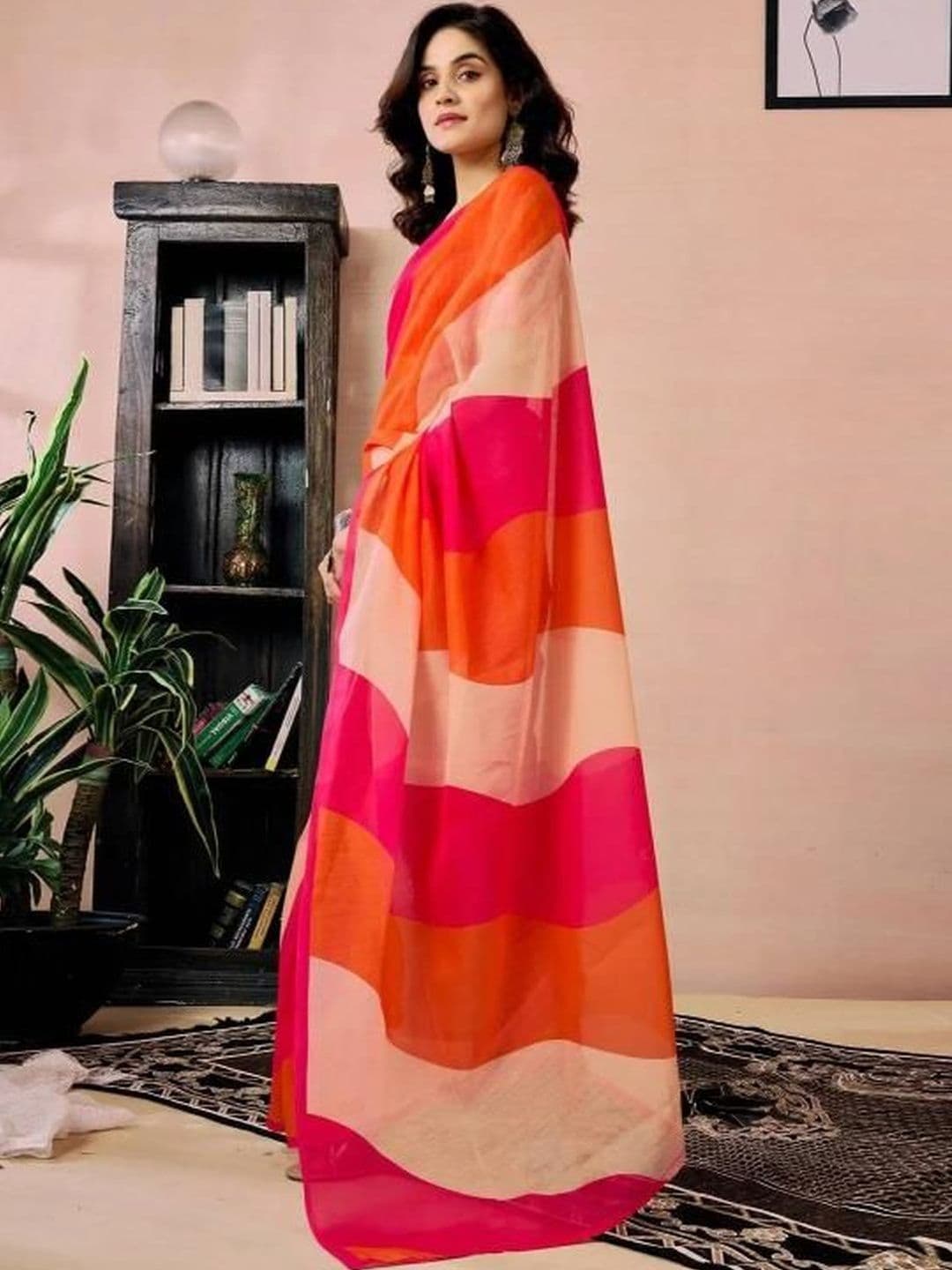 YUGAVEERAA Colourblocked Linen Blend Saree thumbnail 2