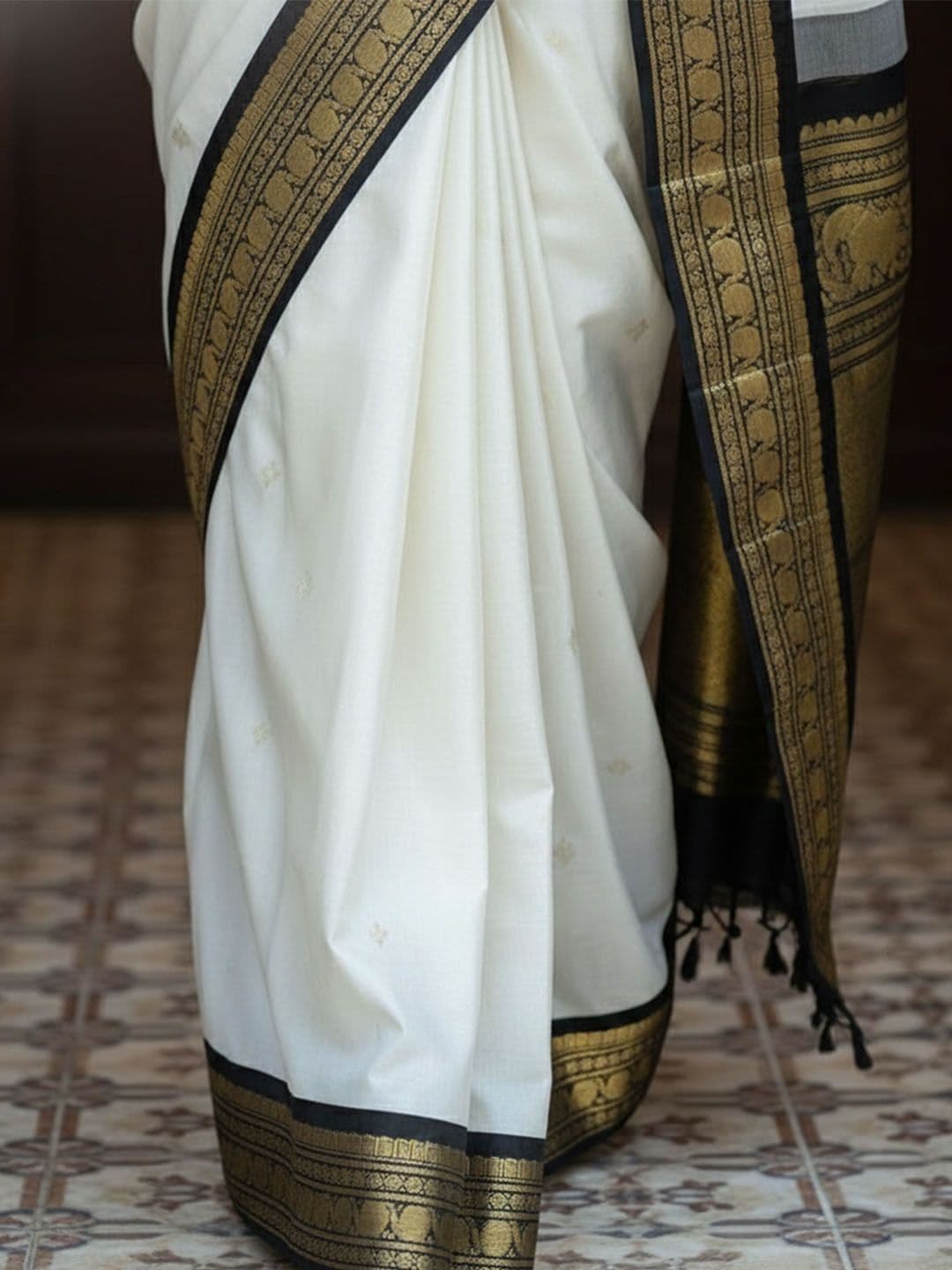 all about you Woven Design Silk Blend Mysore Silk Saree thumbnail 2