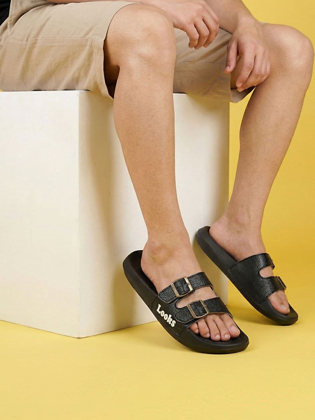 looksfootwear Men Sliders - view 1