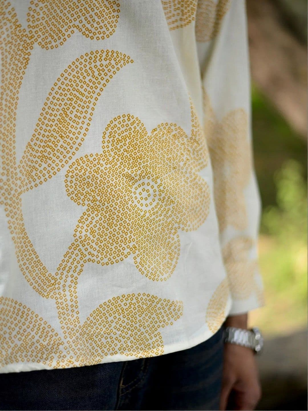 Hues Fab Men Floral Printed Kurta thumbnail 2