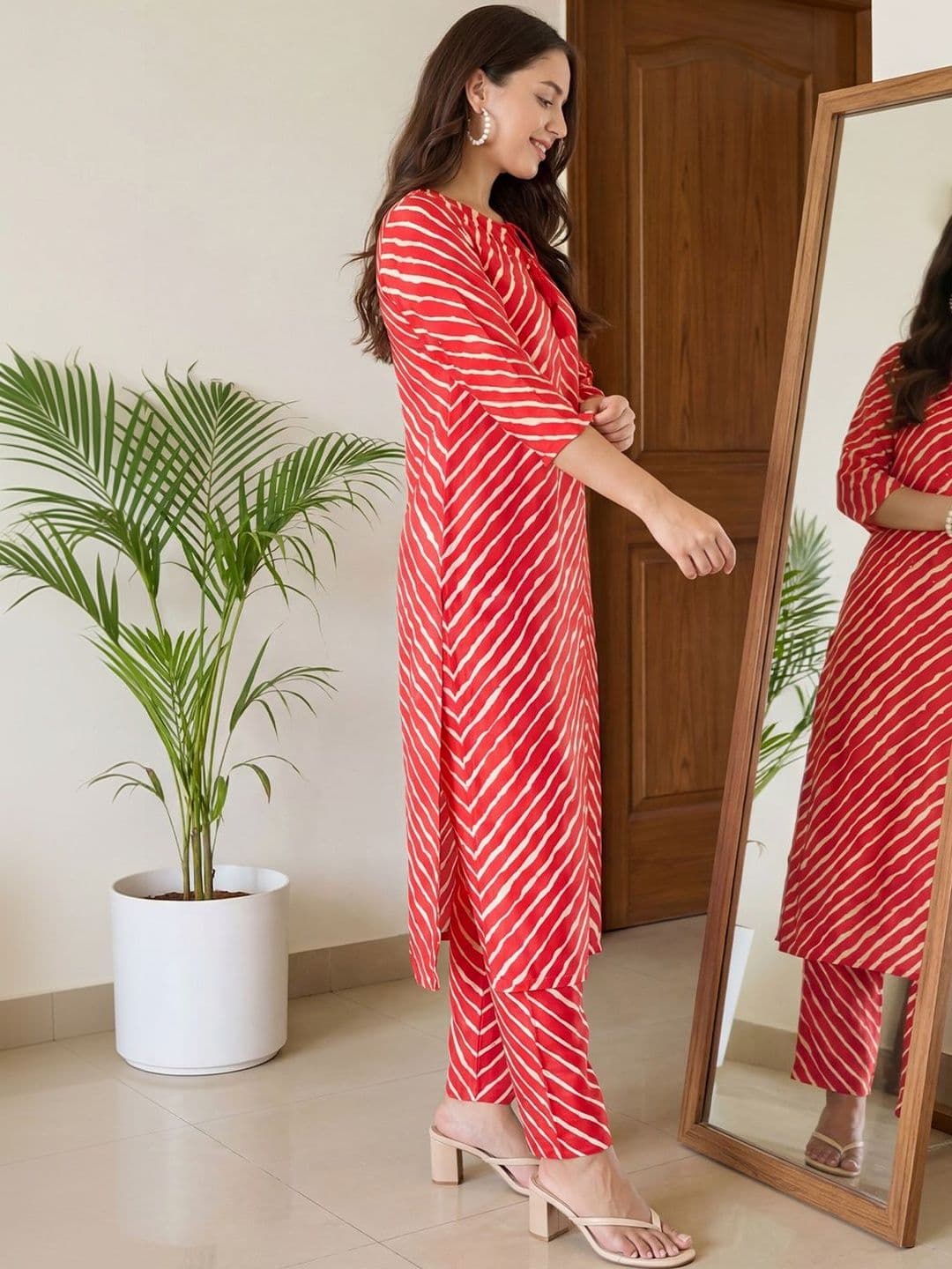 Indo Era Women Printed Regular Kurta with Trousers thumbnail 4