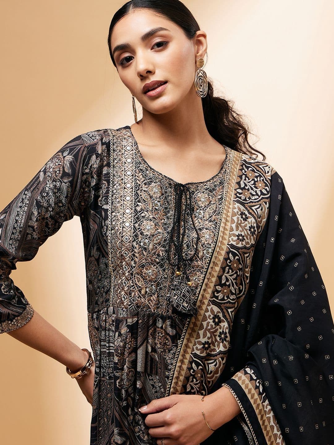 all about you Women Ethnic Motifs Printed Empire Thread Work Chanderi Silk Kurta with Trousers & With Dupatta thumbnail 6