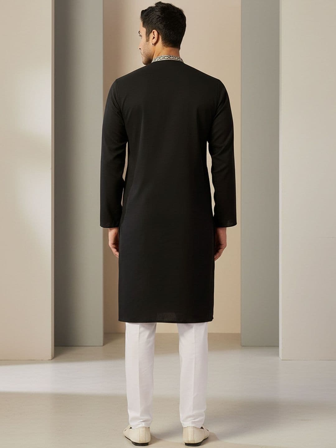 RANGRAAG Men Embroidered Thread Work Kurta thumbnail 5