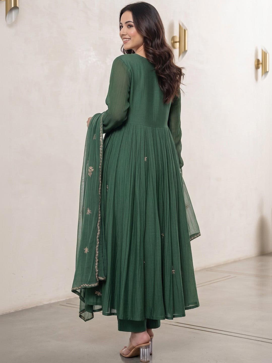 Keitra Ethnic Motifs Embroidered Tiered Thread Work Kurta with Trousers & With Dupatta thumbnail 3