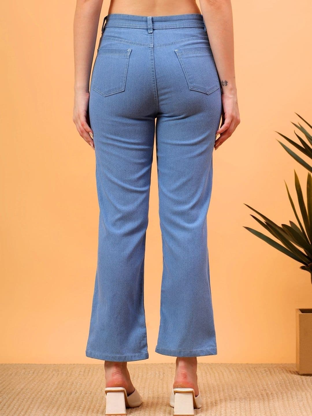 The Roadster Lifestyle Co Women High Rise No Fade Clean Look Straight Fit Jeans thumbnail 3