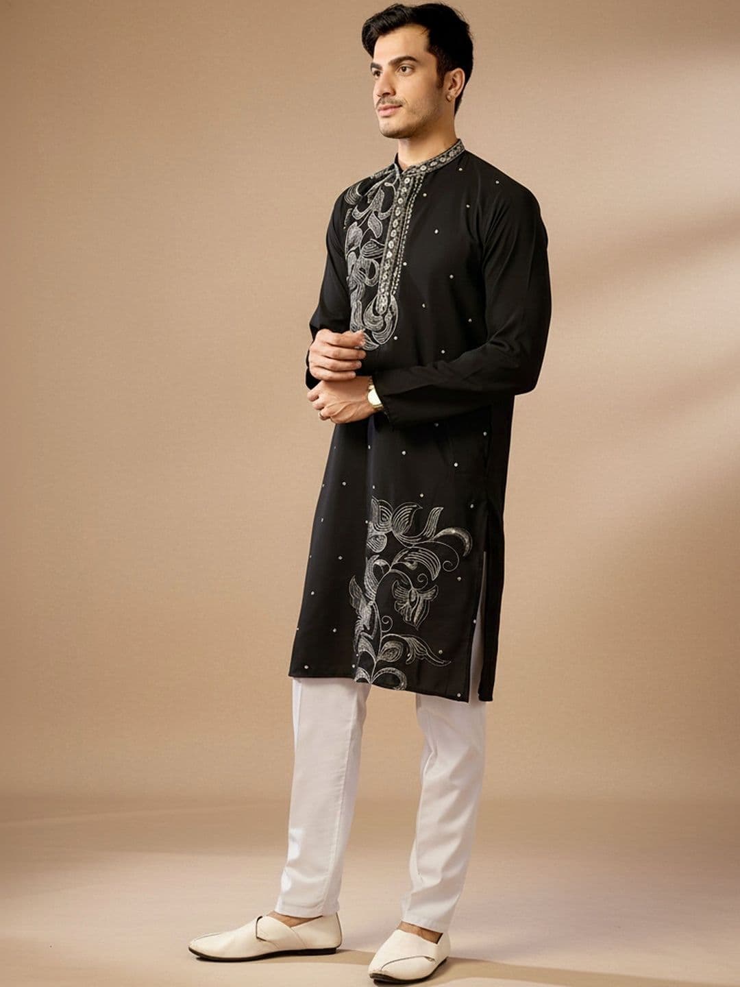 RANGRAAG Men Embroidered Thread Work Kurta thumbnail 2