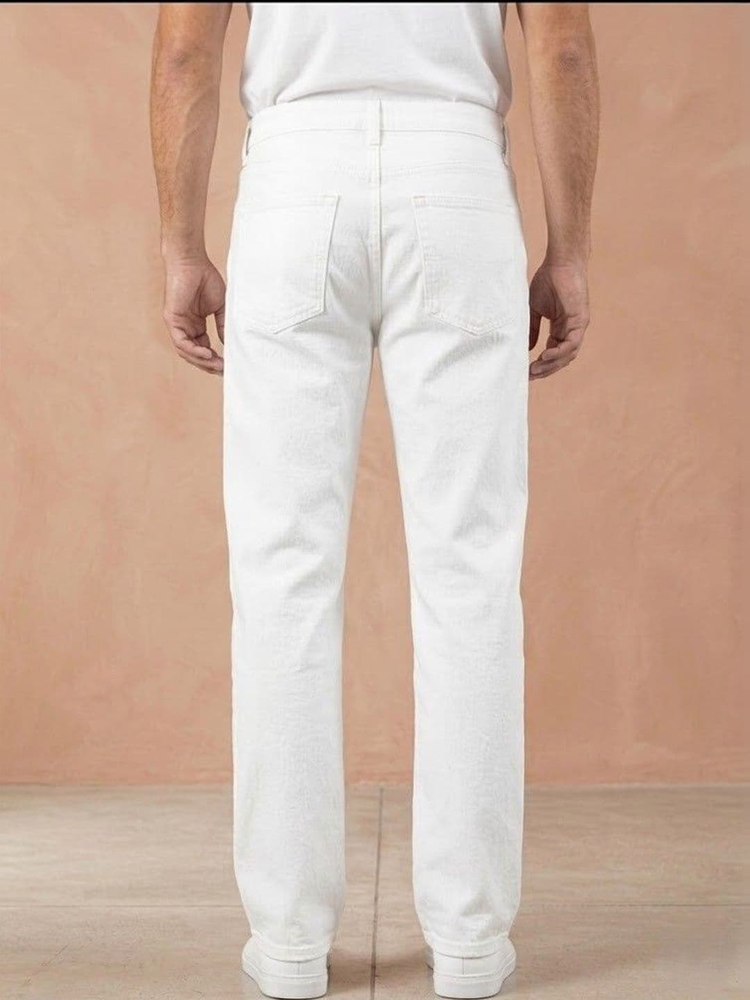 FEBRi Men Wide Leg Mid-Rise Applique Jeans thumbnail 4