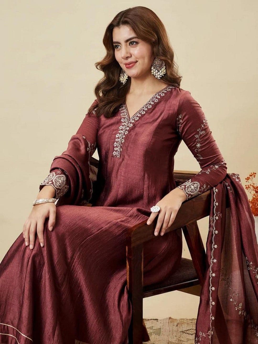 Kanerindia Women Ethnic Motifs Embroidered Regular Thread Work Kurta with Trousers & With Dupatta thumbnail 4