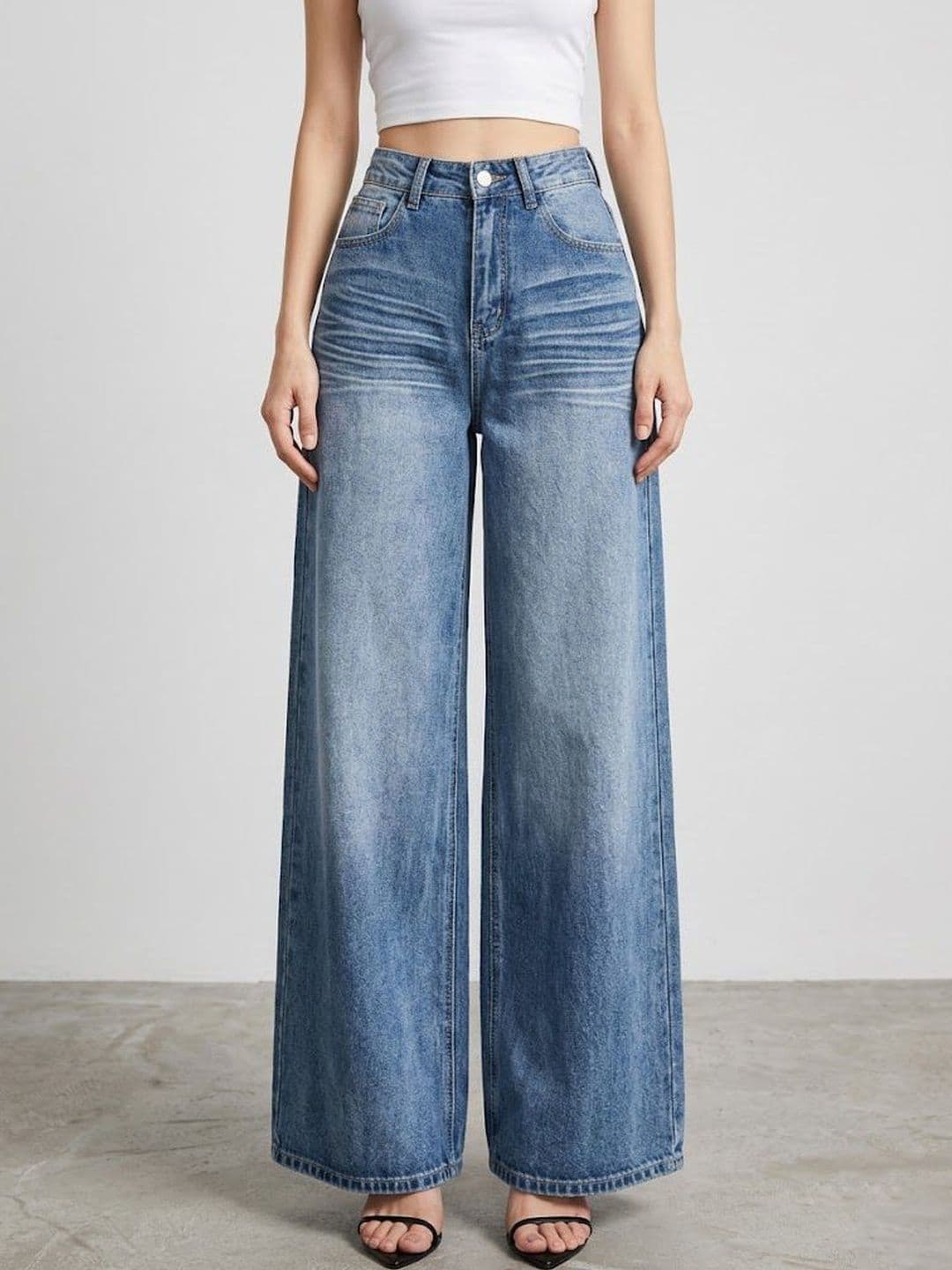 Suo Women Wide Leg Mid-Rise Light Fade Jeans - view 1