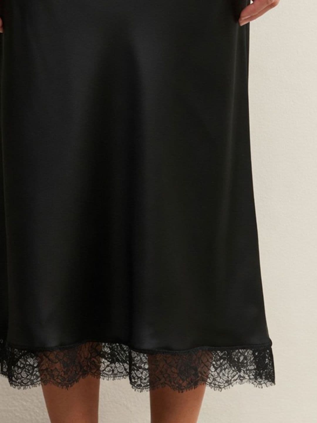 Suo Women Satin Midi A-Line Skirt thumbnail 2