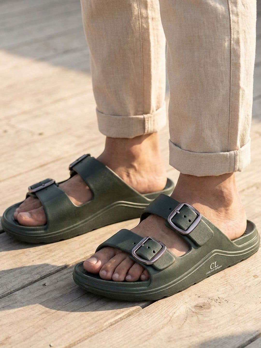 Carlton London Men Solid Regular Sliders thumbnail 7