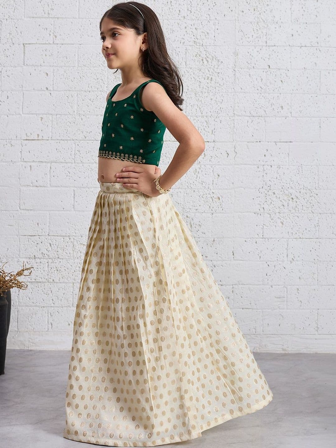 Tasarika Girls Embroidered Thread Work Ready to Wear Lehenga & thumbnail 4