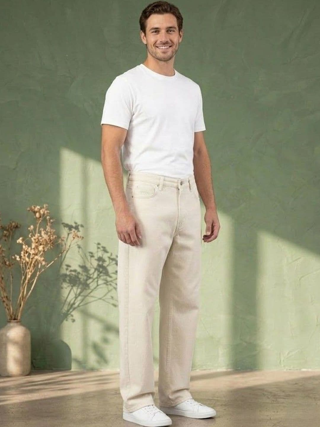 FEBRi Men Wide Leg Mid-Rise Applique Denim Jeans thumbnail 3