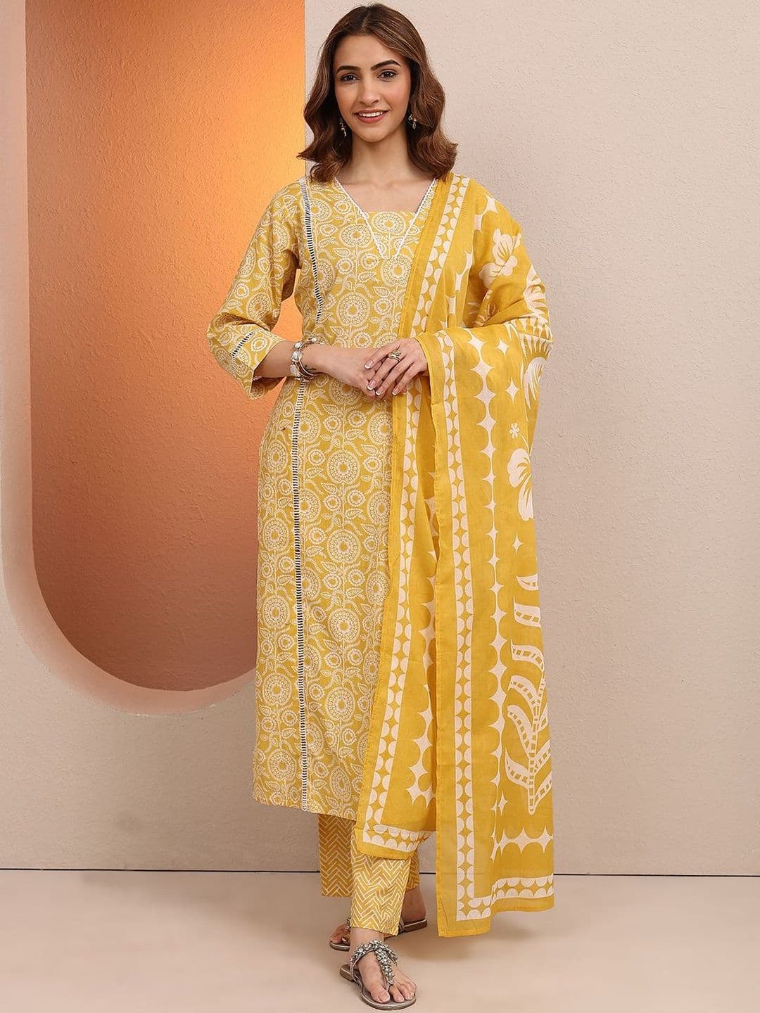 Libas Women Ethnic Motifs Printed Regular Kurta with Trousers & With Dupatta - view 1