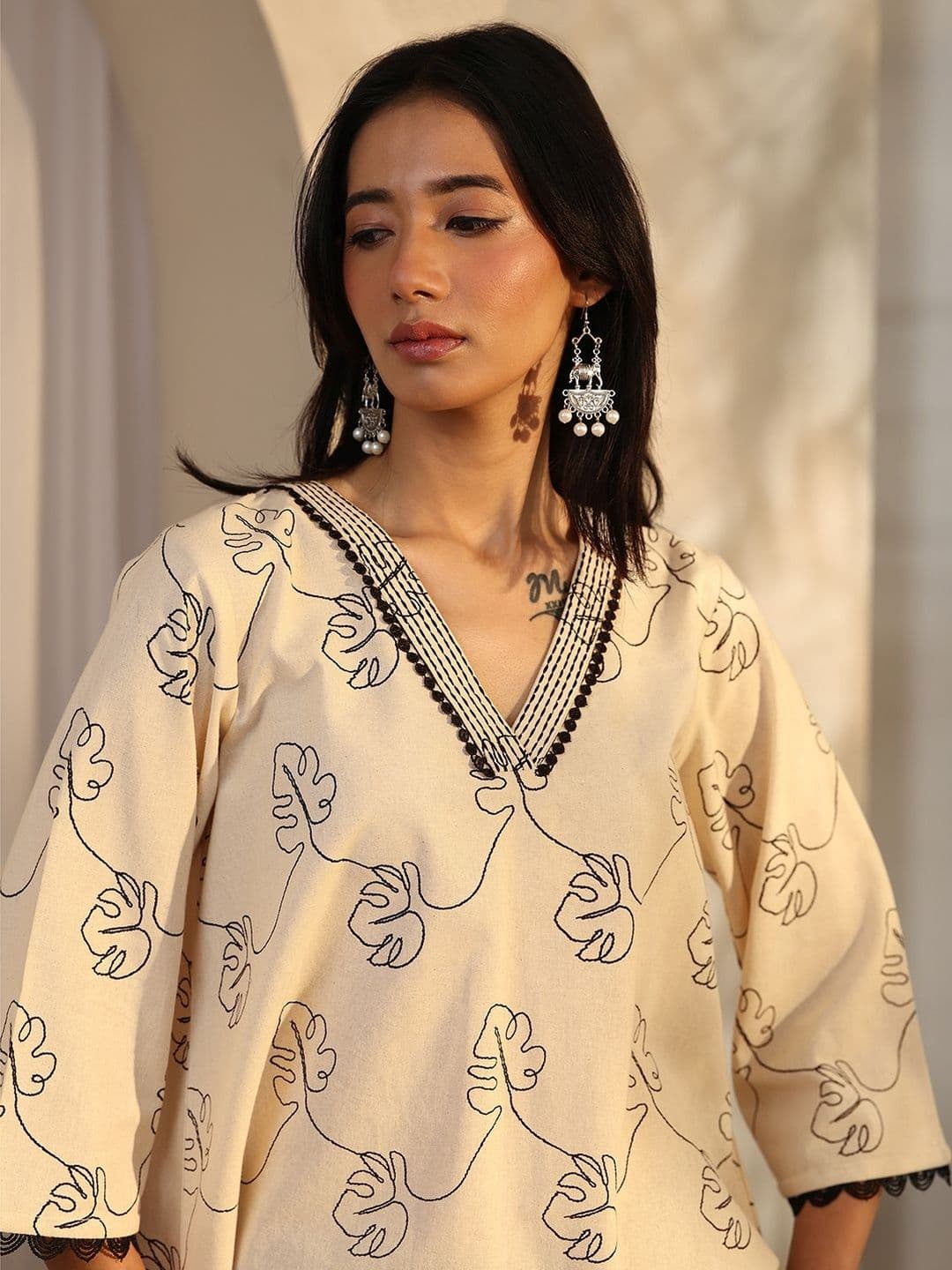 Libas Women Off White Printed Cotton Straight Short Kurti thumbnail 4