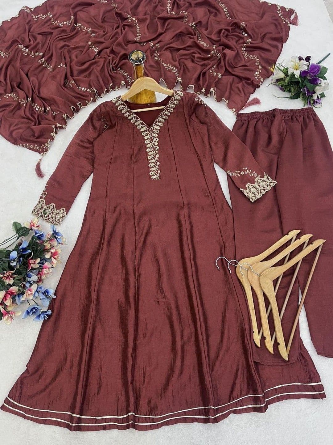 Kanerindia Women Ethnic Motifs Embroidered Regular Thread Work Kurta with Trousers & With Dupatta thumbnail 5