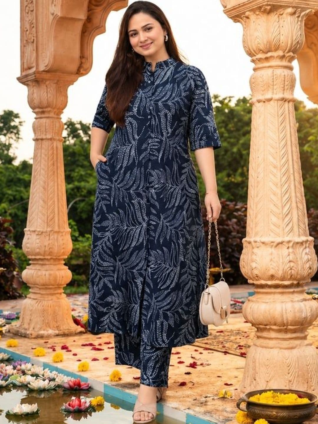 Klere Women Ethnic Motifs Printed Regular Kurta with Palazzos - view 1